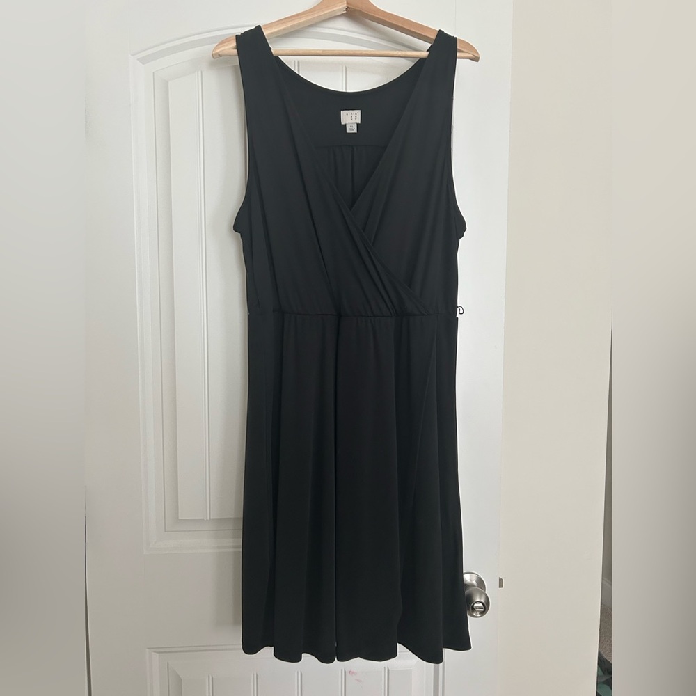 A New Day Black Sleeveless V-Neck Midi Sundress